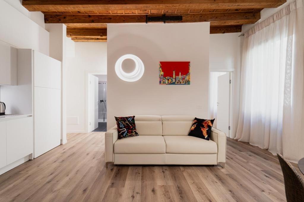 Flores Home Верона Экстерьер фото